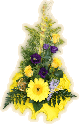 Ein Gesteck aus gelben Rosen und Gerbera mit dunkelvioletten Akzenten